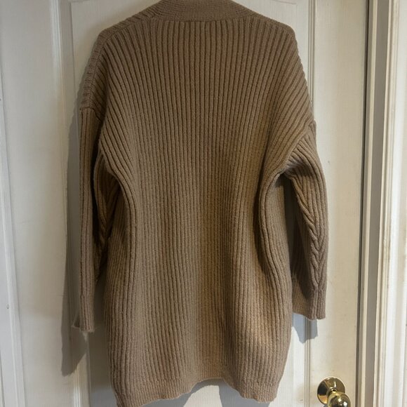 POL Brand - Sweater / Shacket - Picture 4 of 4